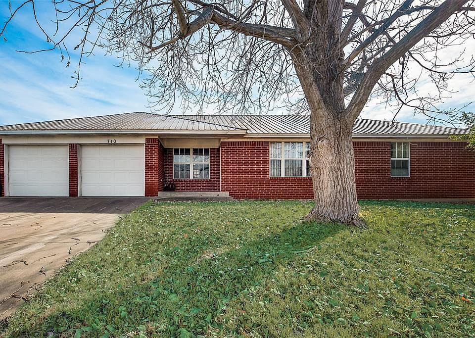 1st image of 710 N Grewing Dr