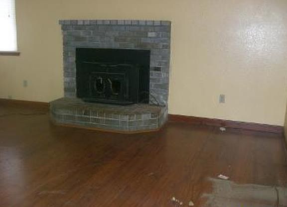 4th image of 303 Paradise Pkwy