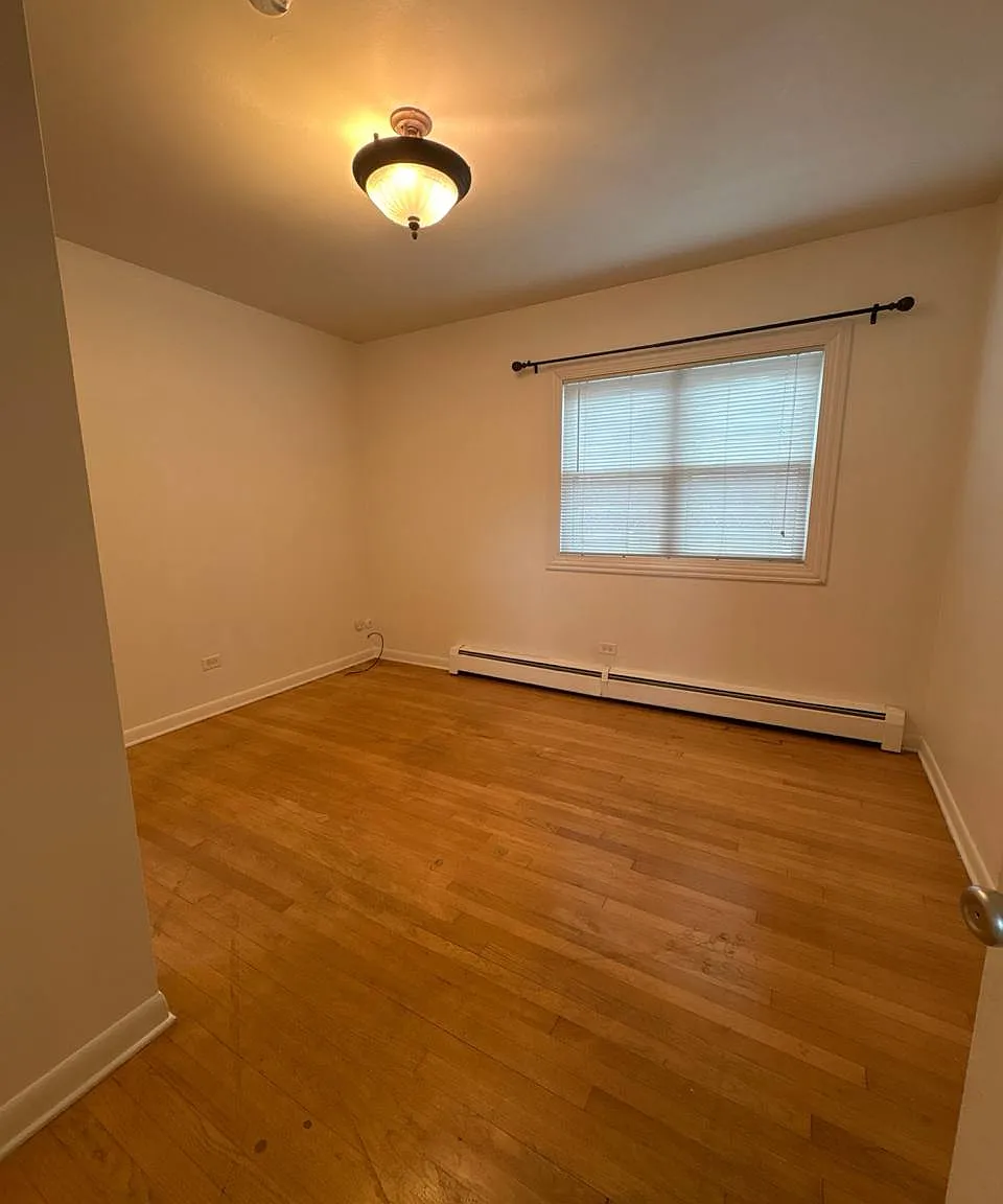 2 bed, 1.5 bath, 1100 sqft, $1,700 — Photo 3