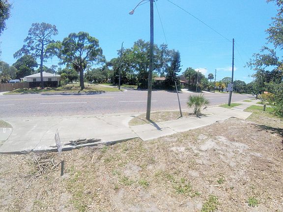 Two driveway cuts off Park 