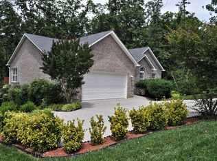 525 Emerald Ave, Kodak, TN 37764