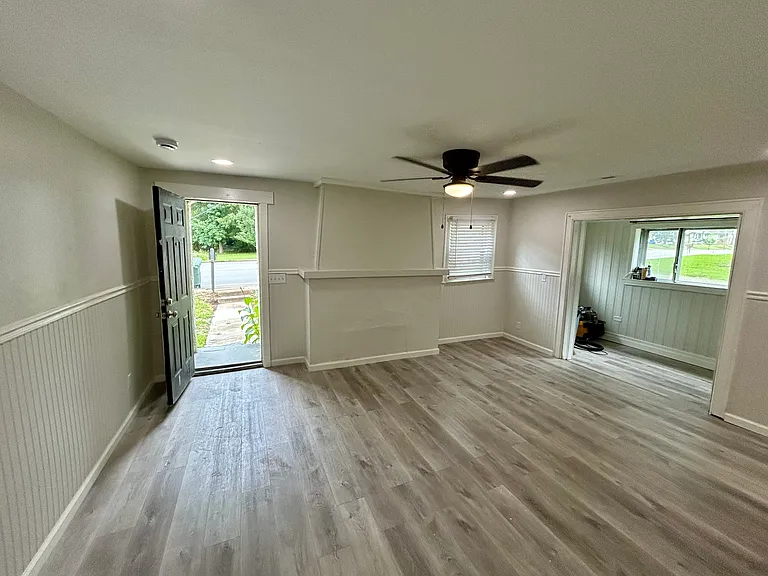 204 S Moore Rd — Photo 25