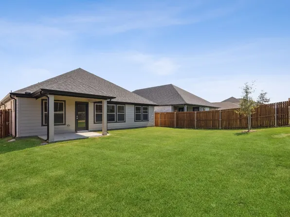 610 Erin Hills Dr, Red Oak, TX 75154