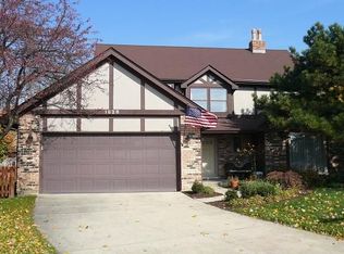 1828 Mountain Ct, Naperville, IL 60565