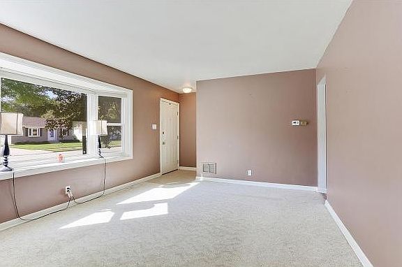 4th image of 1168 Hickory Hill Dr