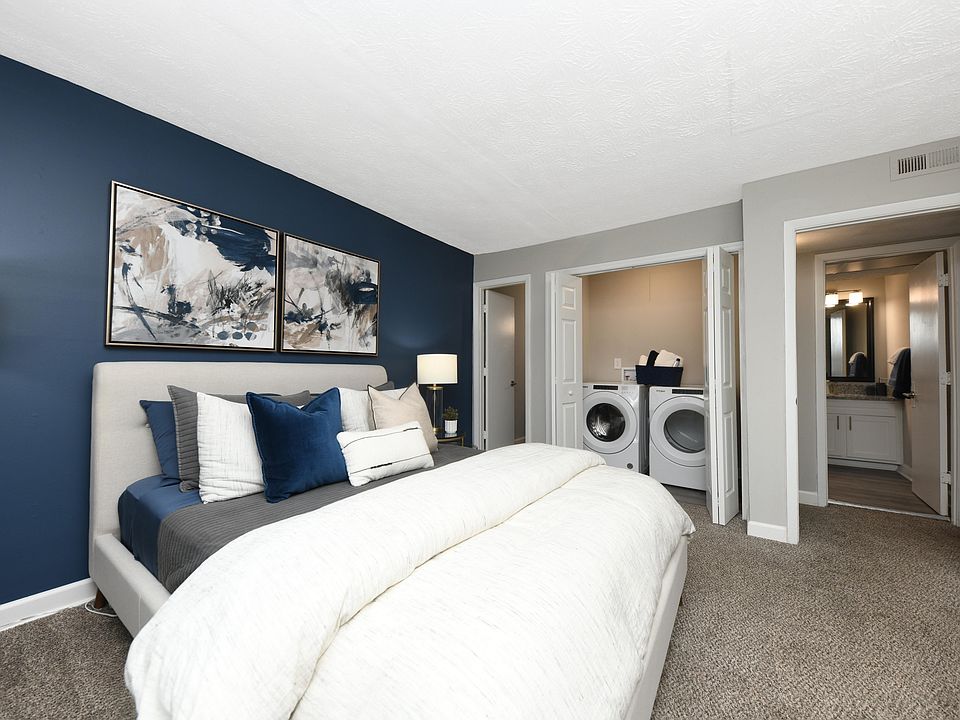 Cozy bedroom with carpet