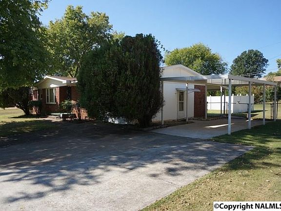 2nd image of 2409 Crestwood Dr SW