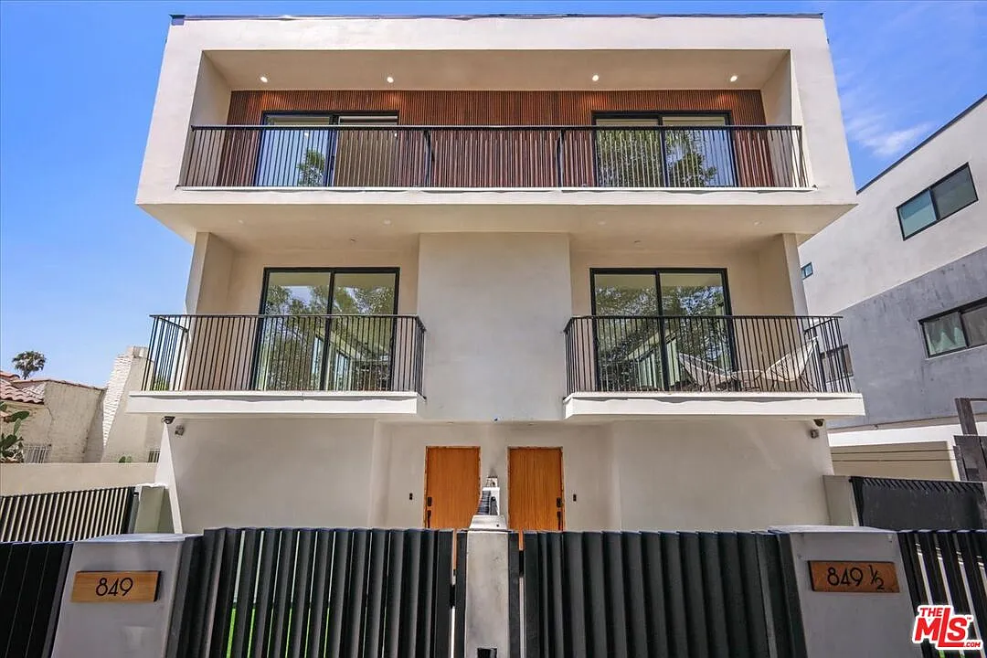 3 bed, 3.0 bath, 1800 sqft, $5,495 — Photo 2