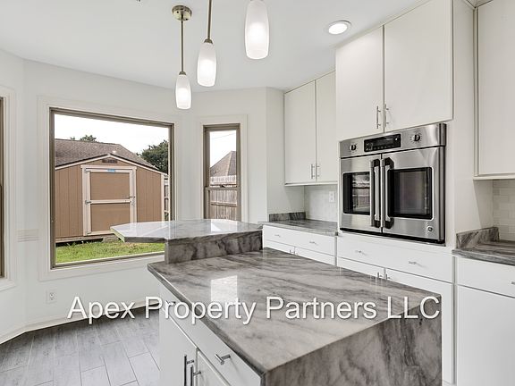 3rd image of 7609 Dexter Hollow Dr