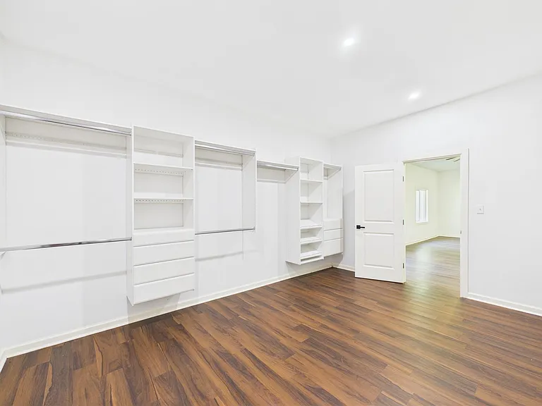11515 Iberia Dr — Photo 17