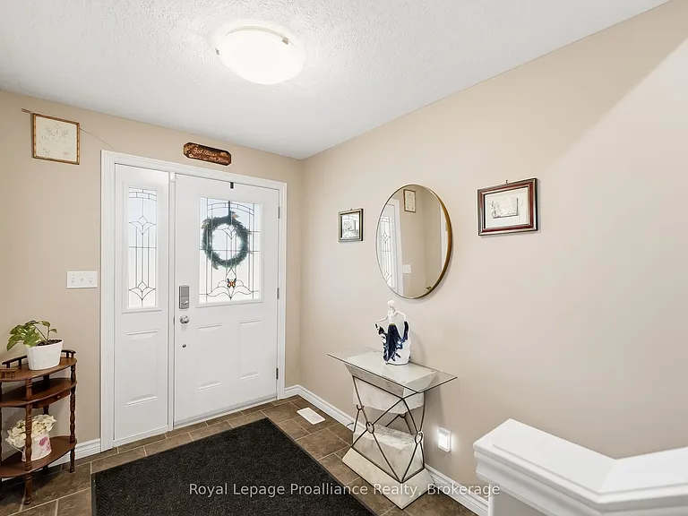 23 Fox Den Dr — Photo 4