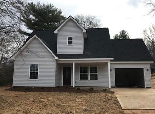 107 Labor St, Pickens, SC 29671