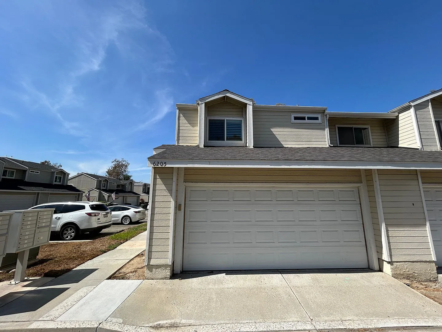 Beautiful 2 Bed 2.5 Bath End Unit Townhome Style Home in Yorba Linda! — Photo 1