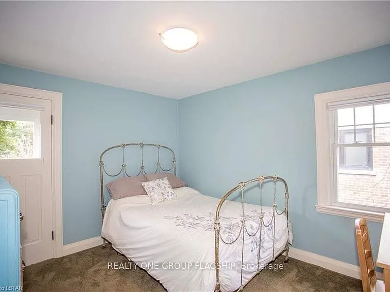 1001 Maitland St — Photo 21