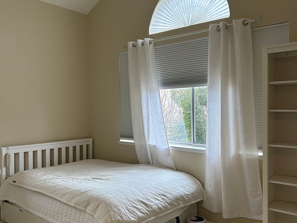 1st image of 18476 Chelmsford Dr
