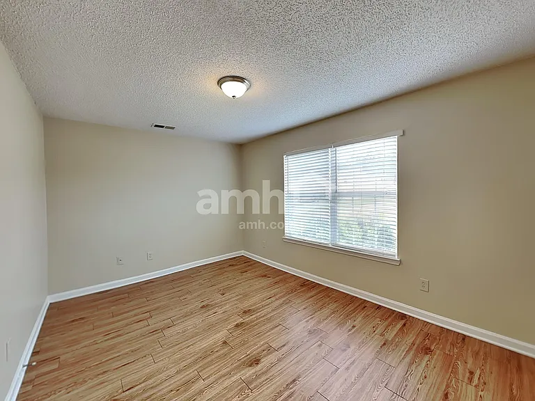228 Kings Cv — Photo 11