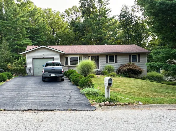 1517 E Elliston Dr, Bloomington, IN 47401