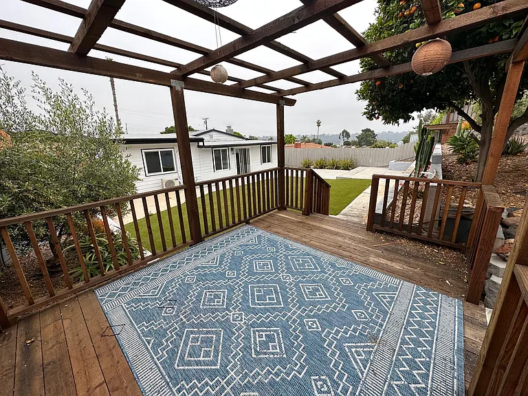 2078 Finch Ln — Photo 22