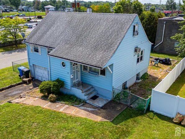 25 Menlo Ave, Metuchen, NJ 08840