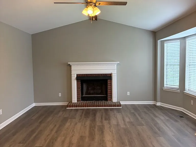 6877 Briarwood Dr — Photo 10