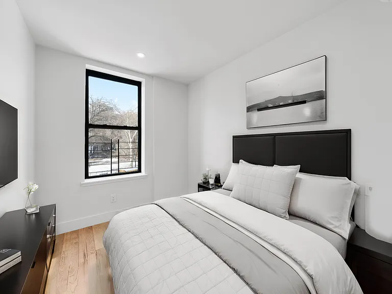 312 Manhattan Ave #3A — Photo 4