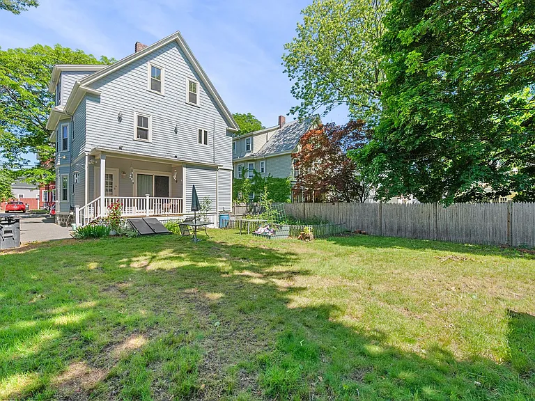 9 Waldo St #2 — Photo 5