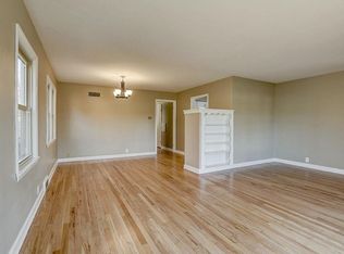 706 E Hampton Rd, Whitefish Bay, WI 53217