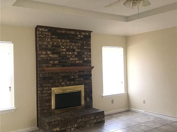 2nd image of 3223 Kellie St