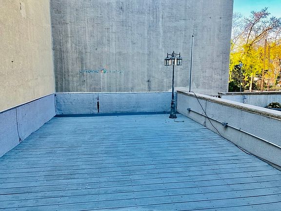 4th image of 468 Court St #2