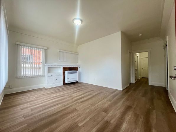 332-38 W 9th St #332