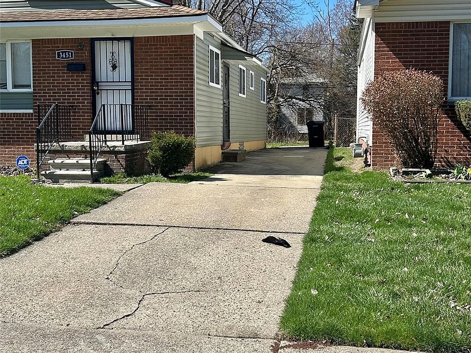 2nd image of 3451 Maxwell St