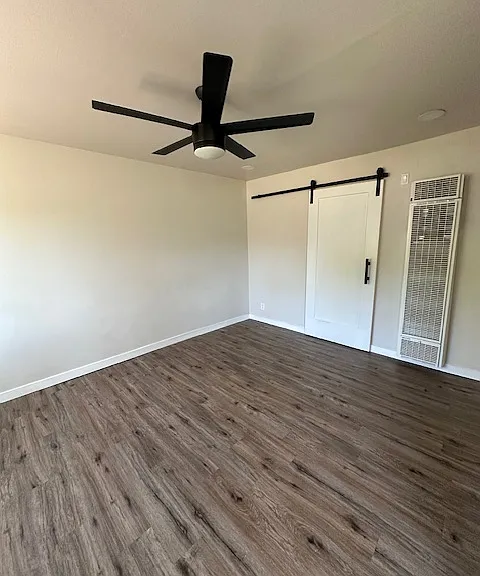 387 E Redondo Ave — Photo 13