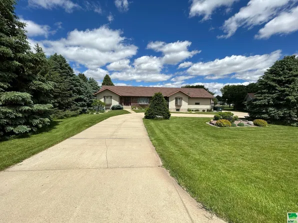 1302 W 6th St, Ida Grove, IA 51445