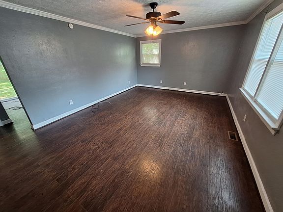 3rd image of 4 Fern Dr