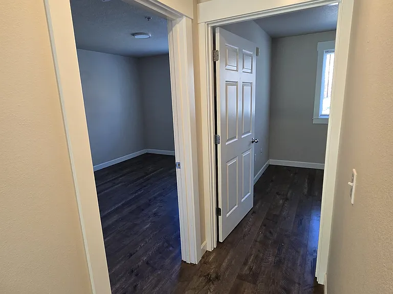 251 Pioneer Dr — Photo 5