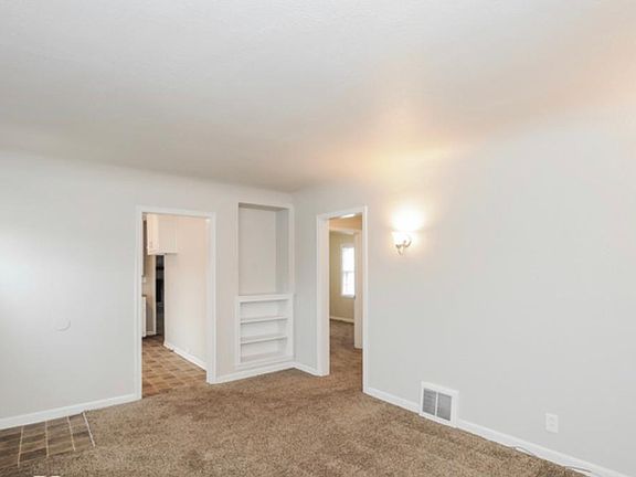 3rd image of 97166 Brooklane St