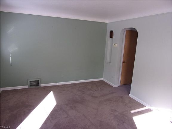 4th image of 4081 W 160th St