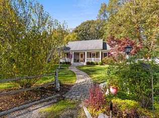 898 Peconic Bay Blvd, Riverhead, NY 11901