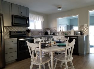 7910 Lake Dr, Algonac, MI 48001