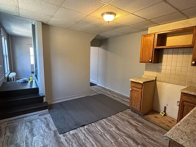 521-523 Dorothy Ave — Photo 6