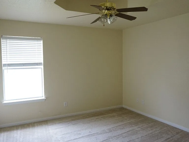 5404 Hunters Ridge Trl — Photo 17