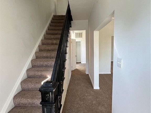 3rd image of 3010 Woodcliff Ave