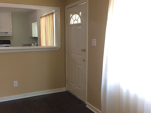 5th image of 402 E Woodlawn Ave