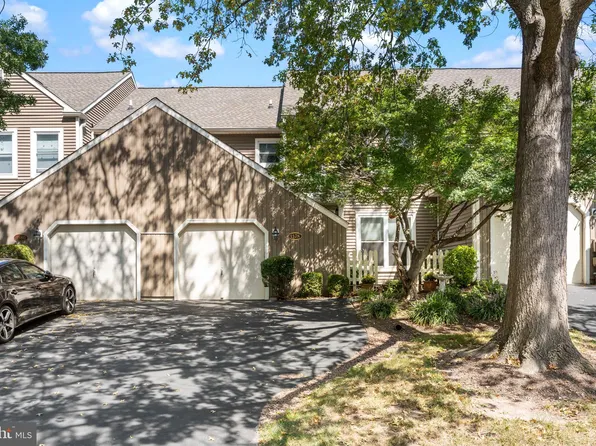 1578 Willow Pond Dr, Yardley, PA 19067