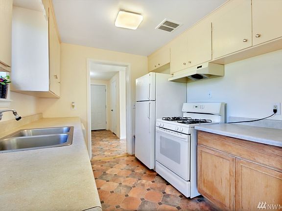 5th image of 615 100th St S