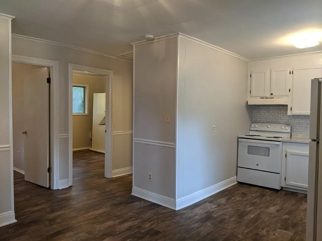 2 bed, 750 sqft, $785 — Photo 2