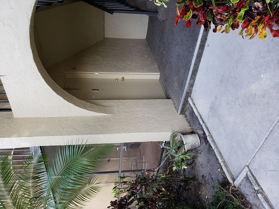 2nd image of 508 Shady Pine Way APT A1