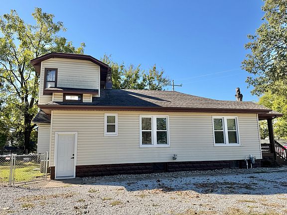 3rd image of 135 N James Ave