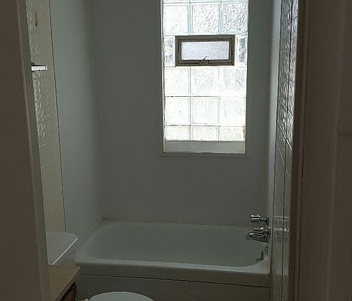 4th image of 417 N Adams St APT 2