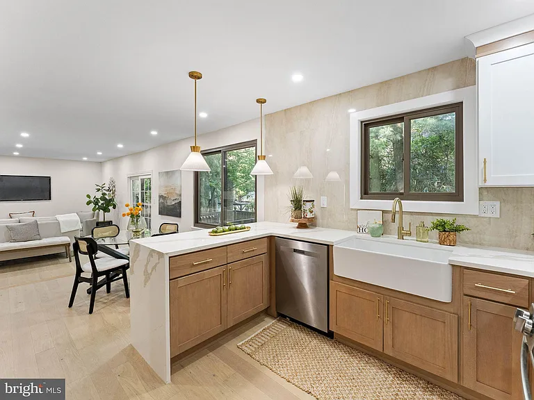 1 Bronwood Dr — Photo 11